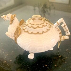Mini Griffins teapot candle holder Pegasus porcelain
